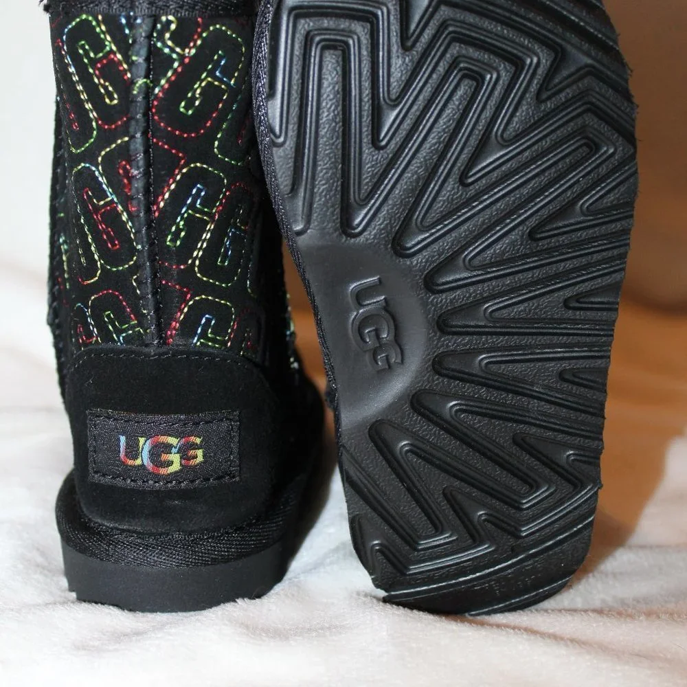 NIB‎ UGG TODDLER GIRL'S LOGO STITCH SUEDE SHEARLING BOOTS BLACK
